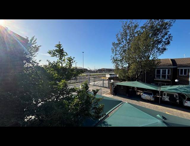 BUSINESS PROPERTY TO RENT IN FORESHORE